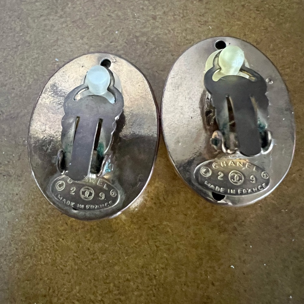 Authentic Chanel earrings - Picture 3 of 5